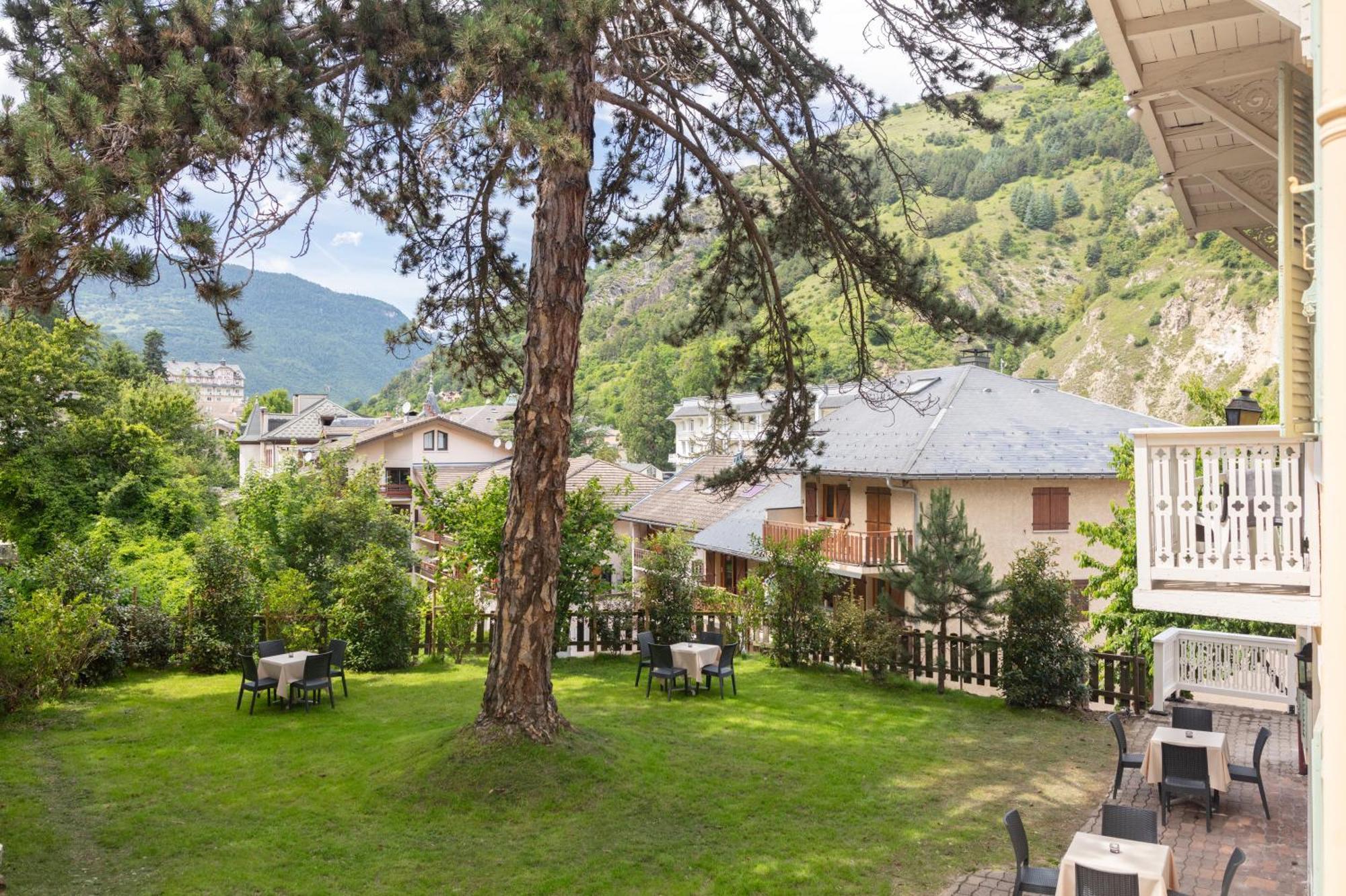 Hotel Le Belvedere Brides-les-Bains Exteriör bild